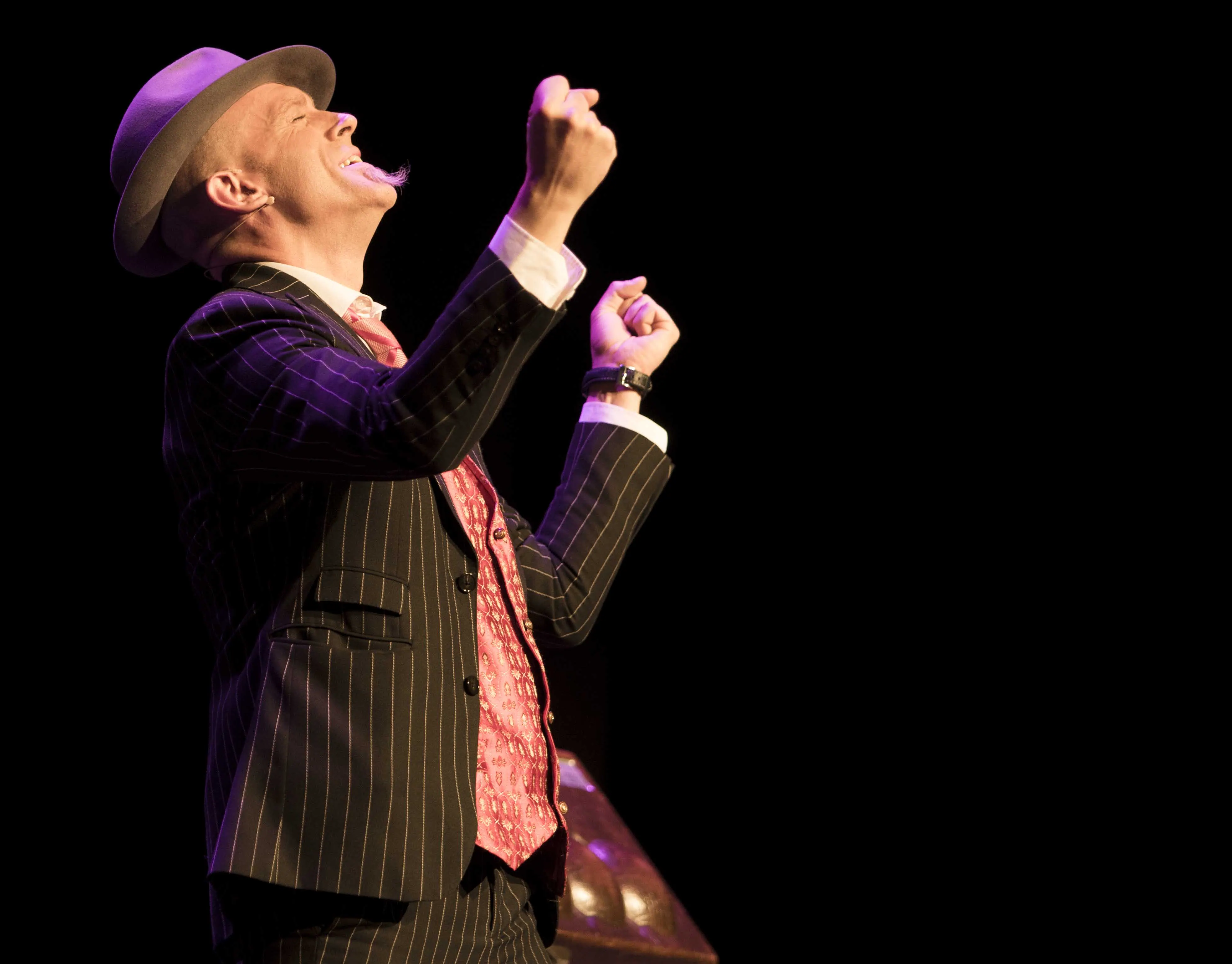 Billy Bluff mago en comunión infantil en Madrid